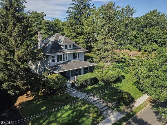 2nd image of 91 Birchwood Rd