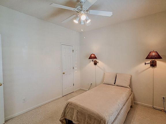 4th image of 5858 Longwood Drive #201