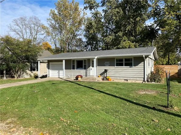 821 19th St, Charleston, IL 61920