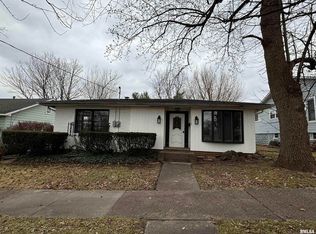 1118 Ferry St, Metropolis, IL 62960