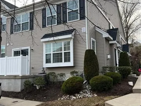 5942 Saratoga Ln, Coopersburg, PA 18036