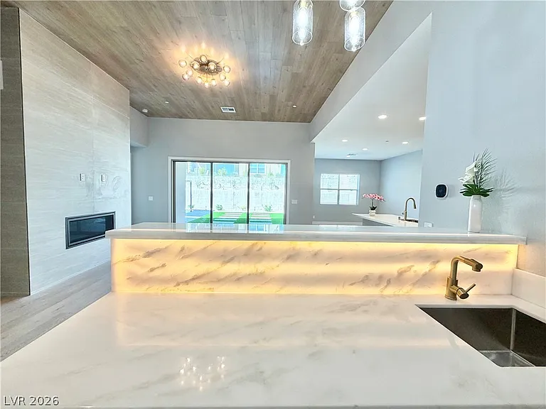 131 Robledo St — Photo 13