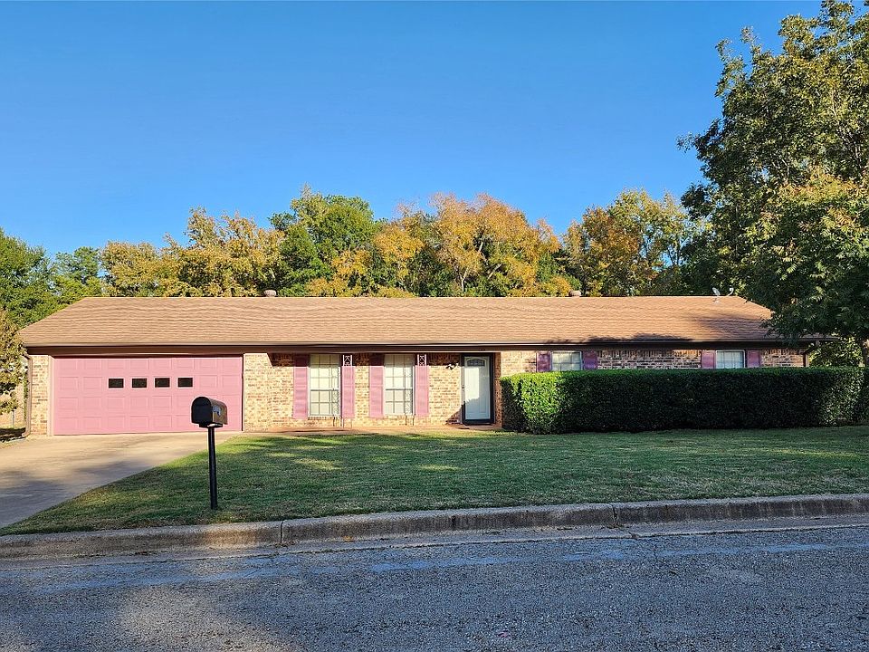 1st image of 110 Linden Dr