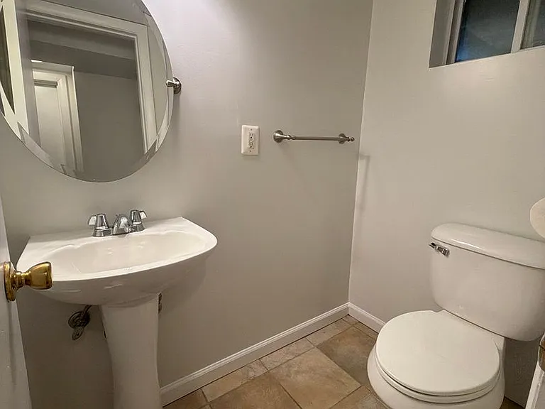 1165 Abbey Pl NE — Photo 18
