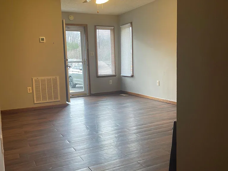 146 Aspen Cir #146 — Photo 3