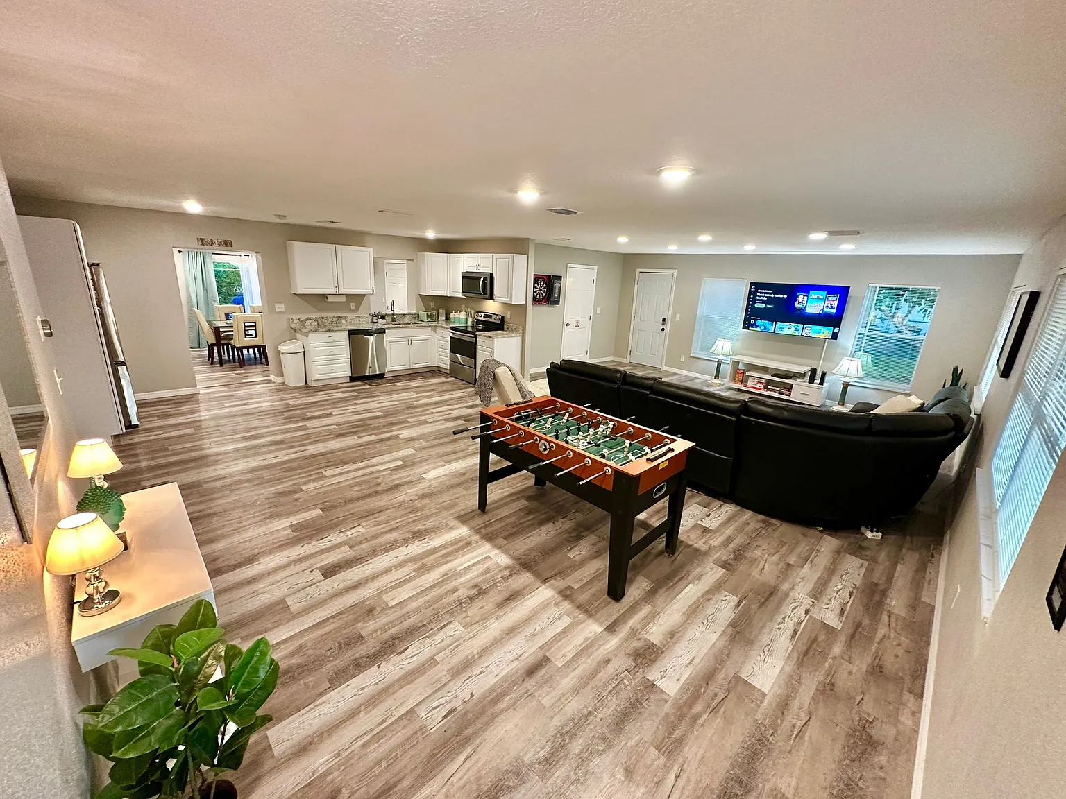 5 bed, 2208 sqft, $3,800 — Photo 4