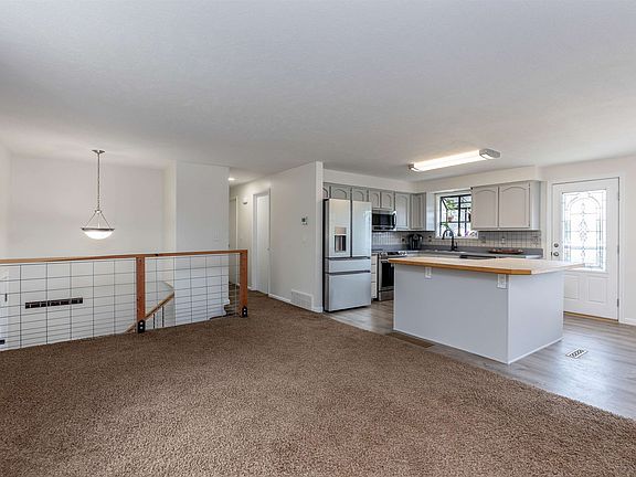 3rd image of 13316 E Desmet Ave