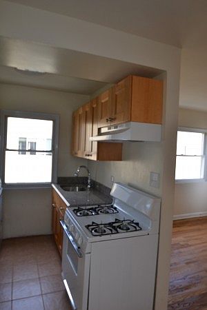 2nd image of 104 Atlantic St SE