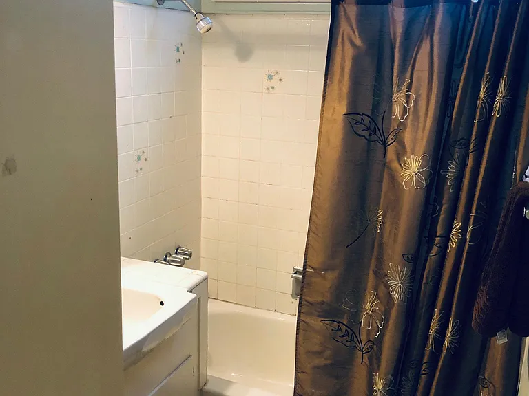 3658 Mentone Ave #4 — Photo 10