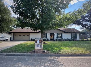 501 Rolling Hills Dr, Hewitt, TX 76643