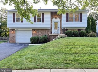 8447 Tea Rose Dr, Gaithersburg, MD 20879