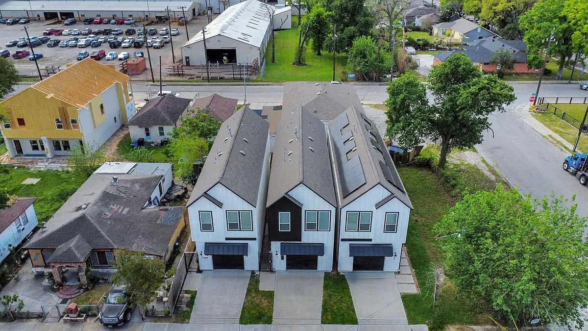 Building Photo - 5402 Margarita St