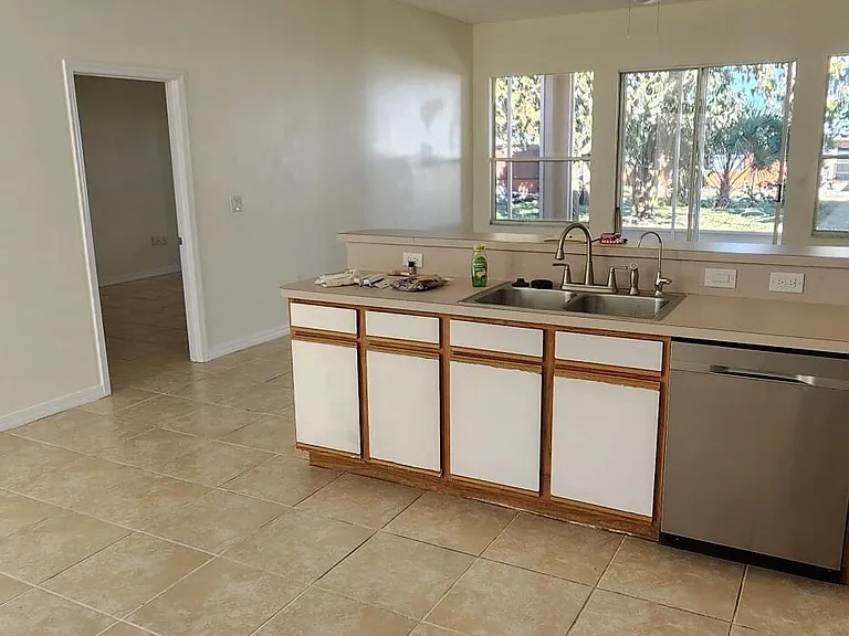 1807 Edith St NE — Photo 9