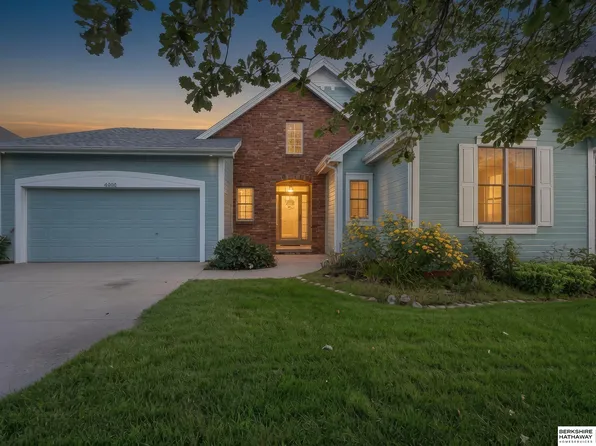 4606 Edgerton Dr, Papillion, NE 68133