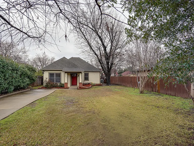 617 E Worth St — Photo 3