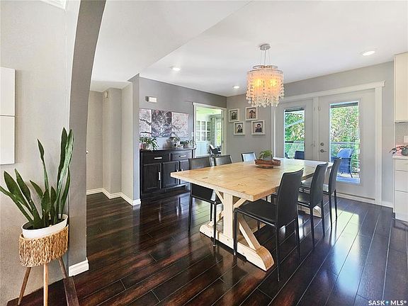 5th image of 147 Burke Cres