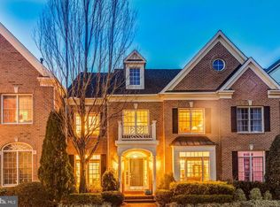 10104 Farr Oak Pl, Fairfax, VA 22030