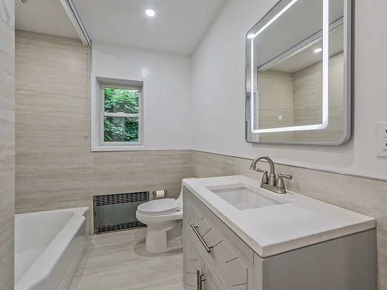 21 E Central Ave — Photo 12