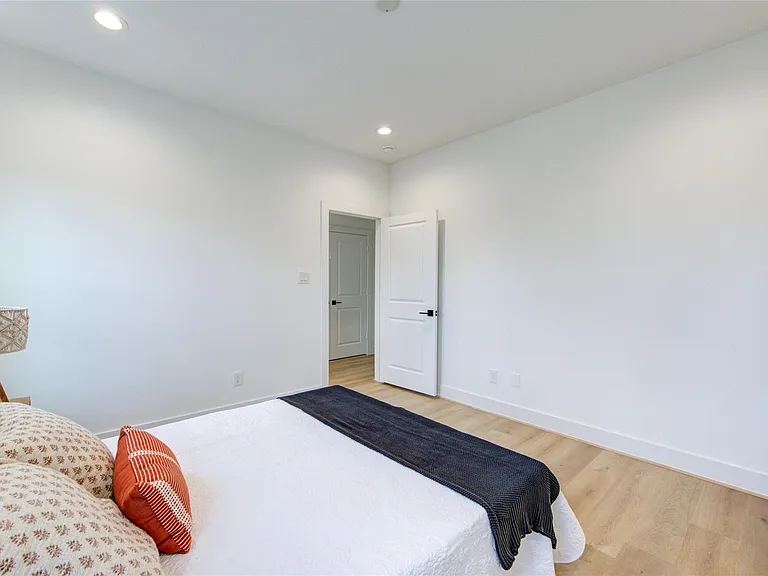 4035 Buck St — Photo 32
