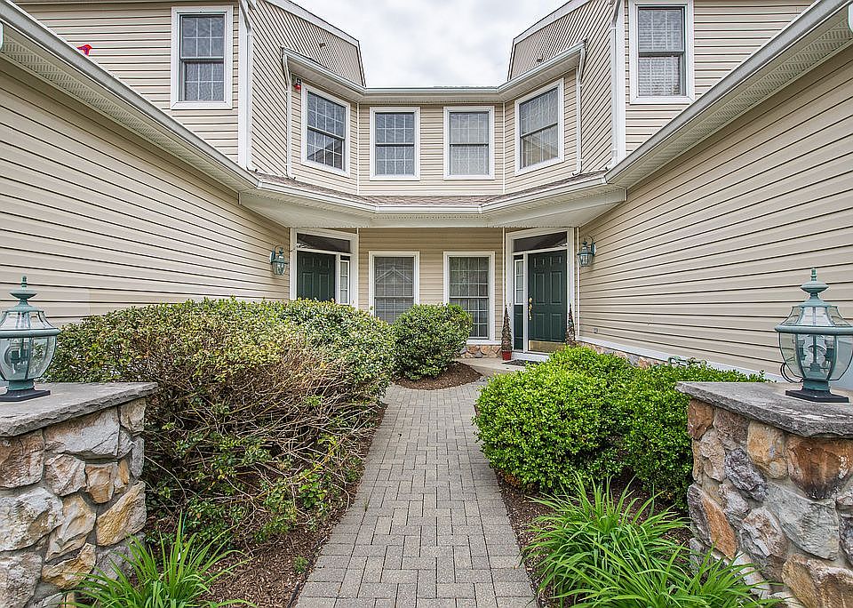1st image of 58 Winged Foot Dr