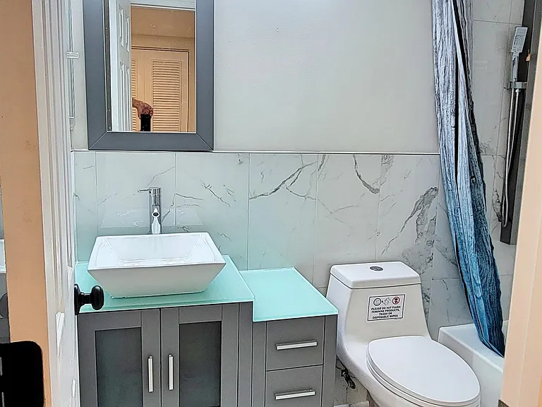 911 Washington Ave #118 — Photo 8