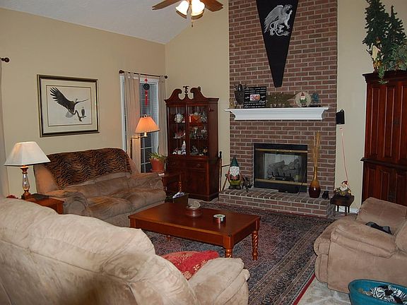 5th image of 213 Manoah Ln