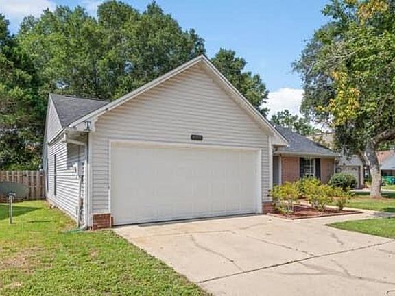 3rd image of 4498 Parkwood Ln