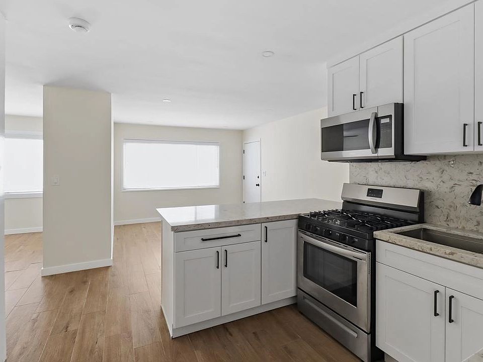 1st image of 4115 Crest Dr #4115