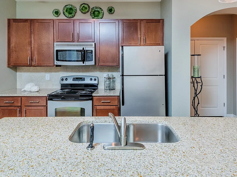 Windward Long Point Apartments — Photo 18