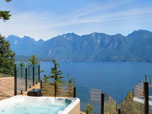 252 Jason Rd, Bowen Island, BC V0N 1G1