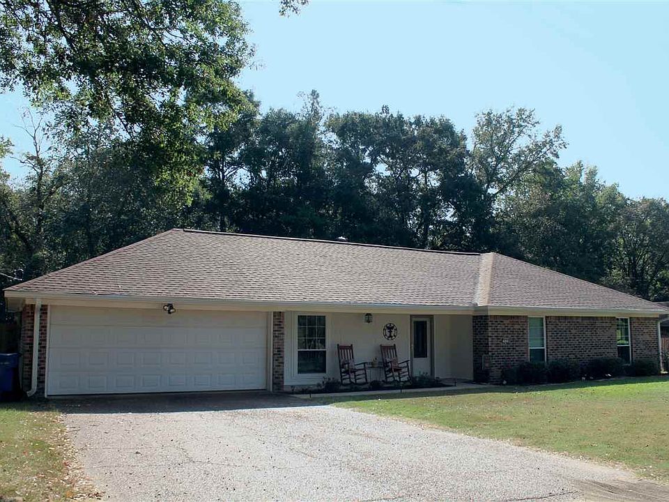 1st image of 918 Robin Ln