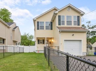 30 Bond St, Freehold, NJ 07728