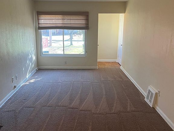 5th image of 1827 Grant Ave