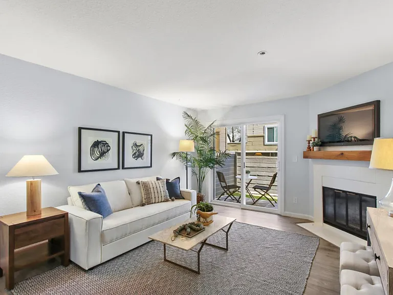 1019 Dornajo Way #150 — Photo 2