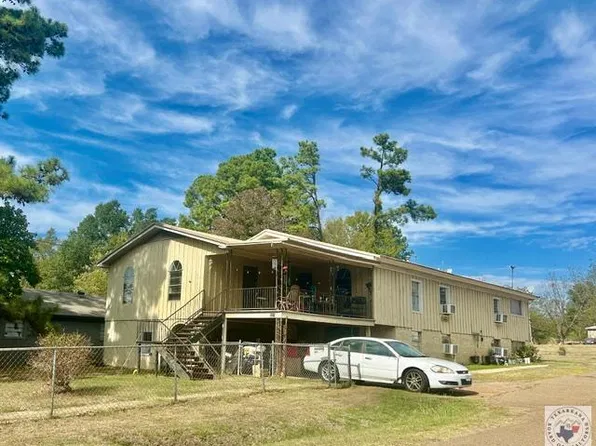 221 E Main St, Bloomburg, TX 75556