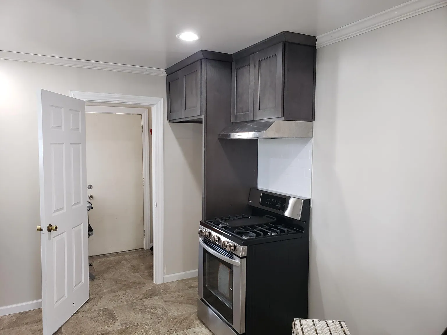 2085 Scott Blvd — Photo 2