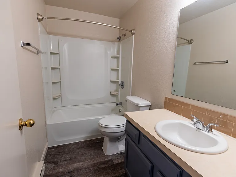239 S Elm St #B — Photo 7