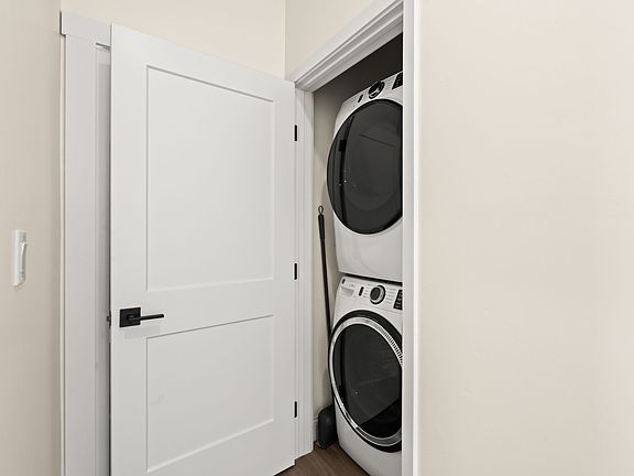 2nd image of 5546 Pacifica Dr