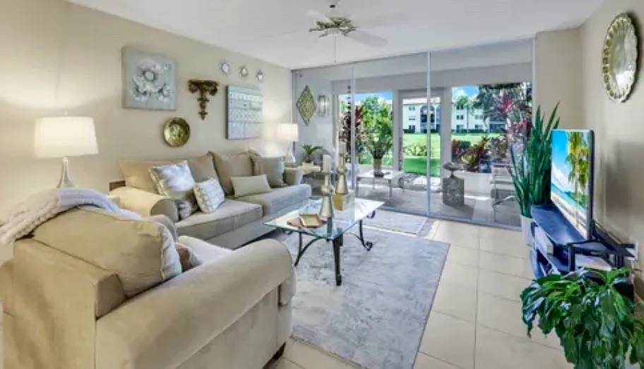 2 bed, 1110 sqft, $2,100 — Photo 1