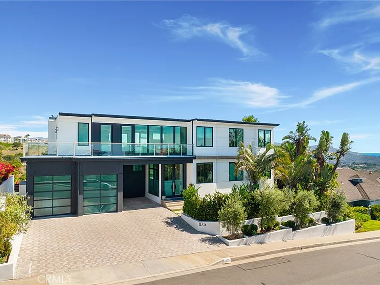 875 Avenida Salvador — Photo 1