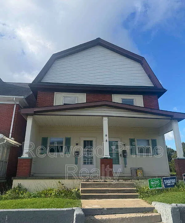 1113 N 3rd St