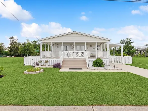 132 E Paula Dr, Port Sulphur, LA 70083