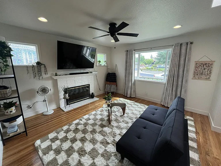 8342 Hillgrove St — Photo 4
