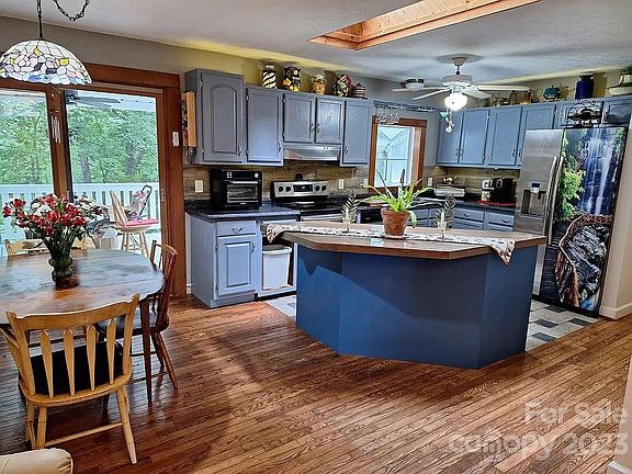 5th image of 3474 Alta Vista Way
