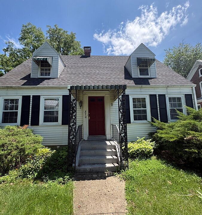 1st image of 370 High St