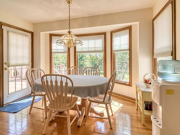 5th image of 6926 Chestnut Oak Ct