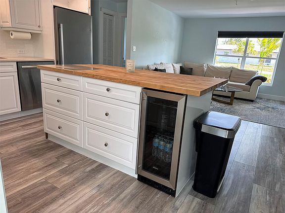 3rd image of 1415 NE Silver Maple Way