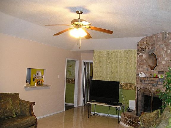 2nd image of 15819 Stonehaven Dr