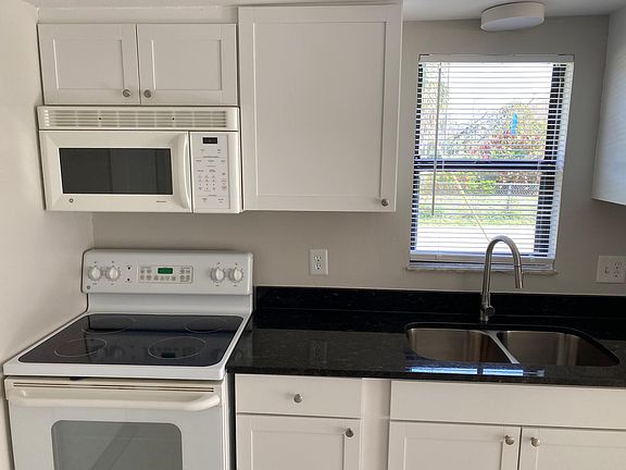 5th image of 1167 Laurel Dr #1167