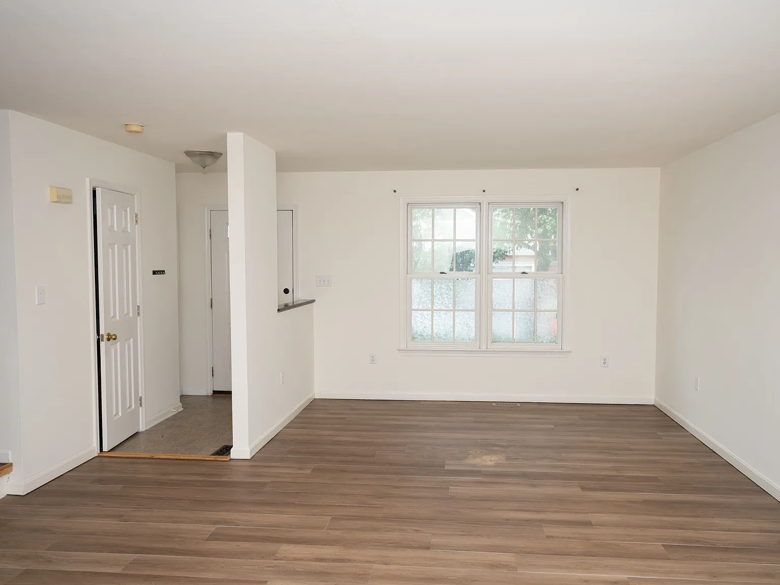 3 bed, 1832 sqft, $1,900 — Photo 2